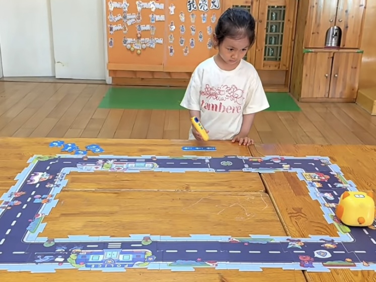 ּš¿ߣڶ Сӥ̻ˣ ɫϷ һѧ